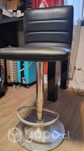 Mesa de bar (alta) negra con 4 sillas