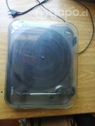 Tocadiscos marca Lenco modelo L83