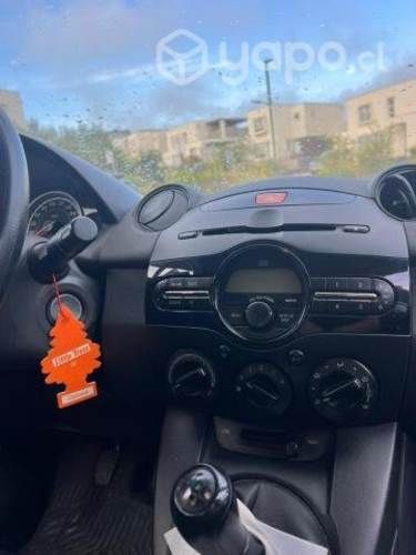 Mazda 2 2012