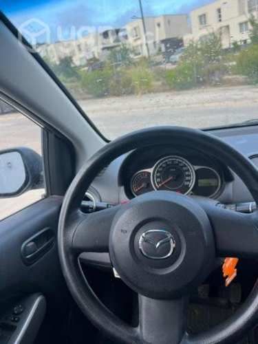Mazda 2 2012