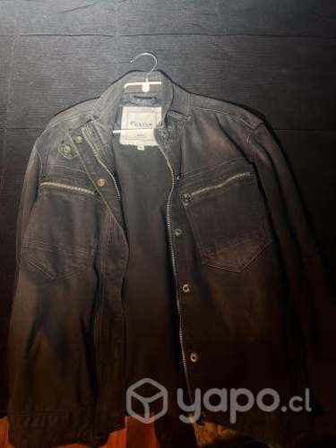 Chaqueta de cuerina negra talla s