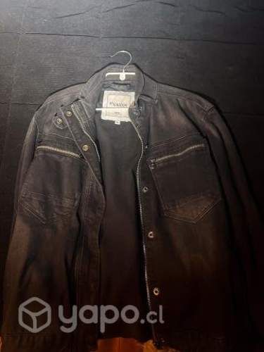 Chaqueta de cuerina negra talla s
