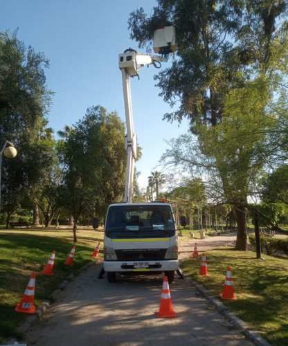 CAMION ALZAHOMBRE HIDROELEVADORT 20 mts.