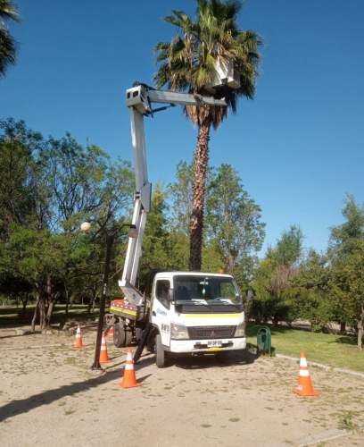 CAMION ALZAHOMBRE HIDROELEVADORT 20 mts.