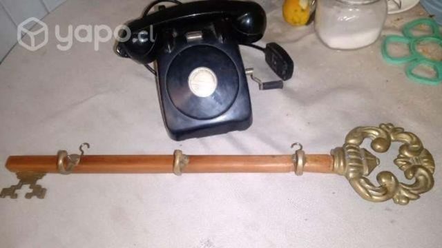 Perchero colgador en bronce mide 60 cms