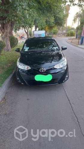 Taxi colectivo Toyota Yaris