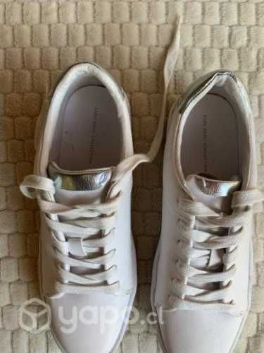 Zapatillas Zara blanco con dorado un sólo uso