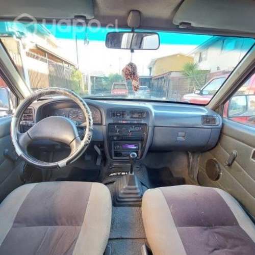 Camioneta D21 cabina y media