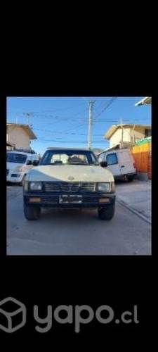 Camioneta D21 cabina y media
