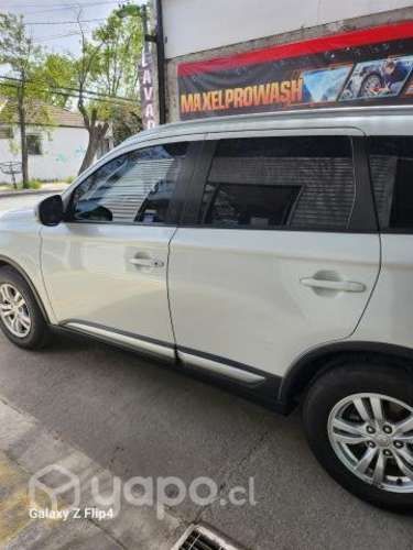 Mitsubishi outlander 2019