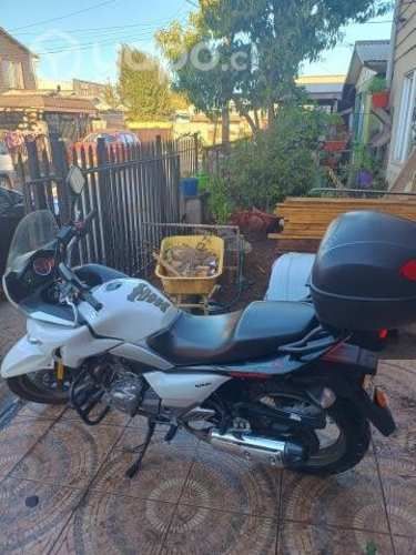 Moto Susuki Inazuma 2015 (250cc)