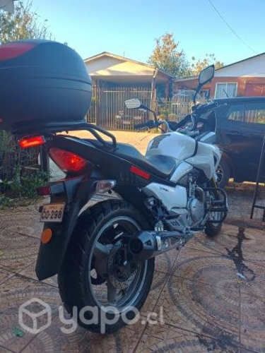 Moto Susuki Inazuma 2015 (250cc)