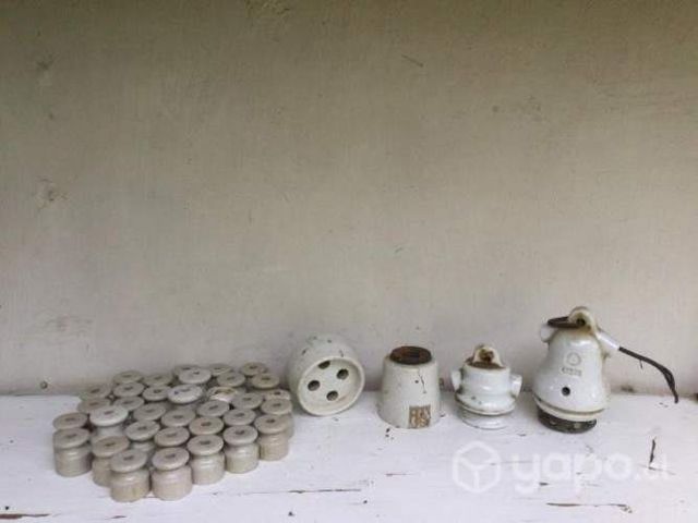 Aislantes cerámicos antiguos