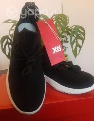 Zapatillas xti negras