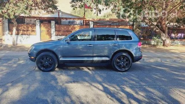 Se vende ose permuta jeep volkswagen toureg 4.2 v8