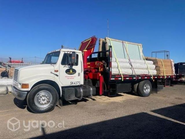 Camión pluma Internacional 4700 pluma PM