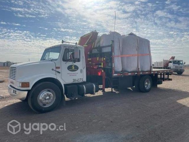 Camión pluma Internacional 4700 pluma PM