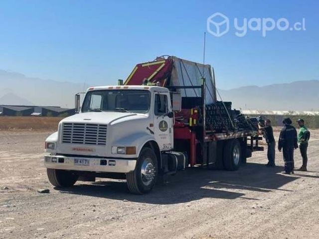 Camión pluma Internacional 4700 pluma PM