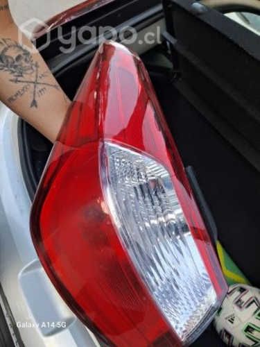 Foco trasero lado izquerdo