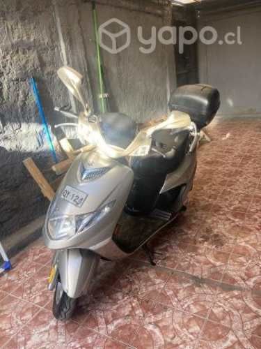 Moto suzuki 2014