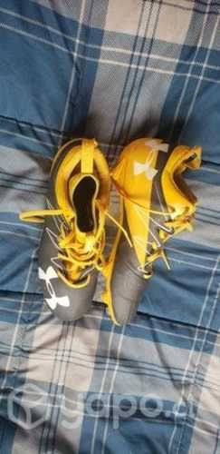 Zapatos de fútbol under armour