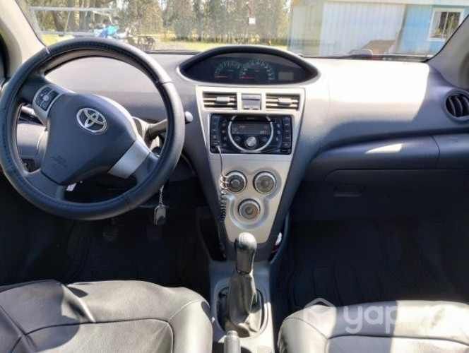 Toyota Yaris 2012
