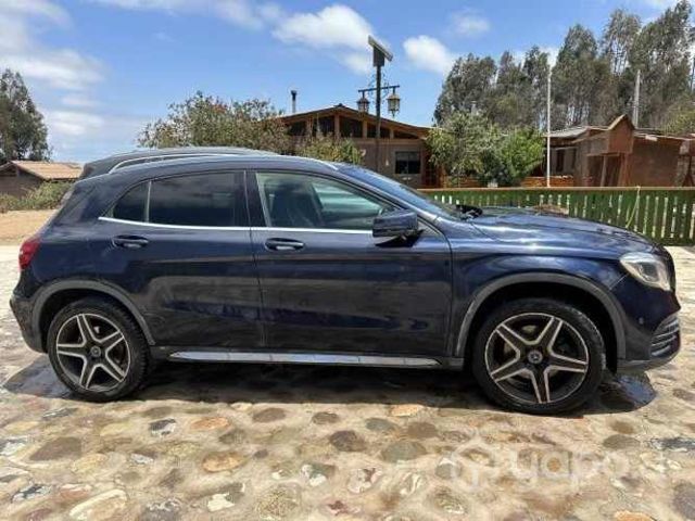 Mercedes Benz GLA 220 D diesel automático