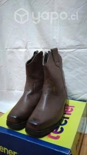 Bota café numero 40