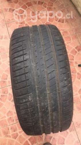 2 neumáticos Runflats uno sin uso y otro con poco