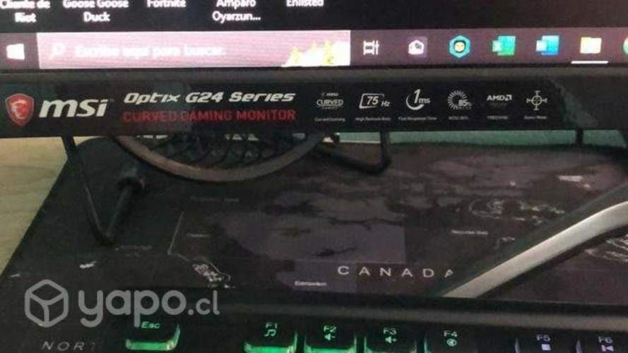 PC GAMER AMD con monitor