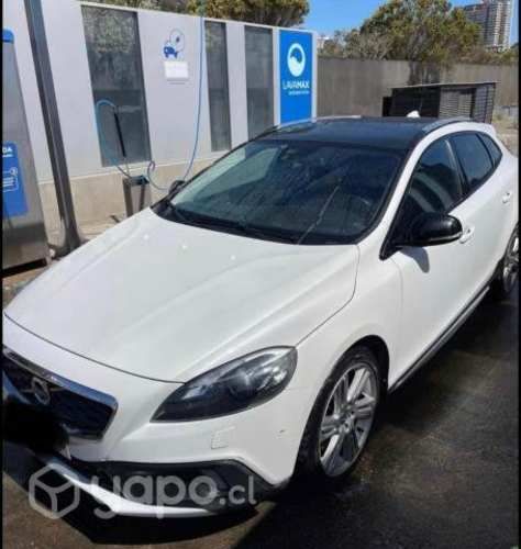Volvo v40 2014