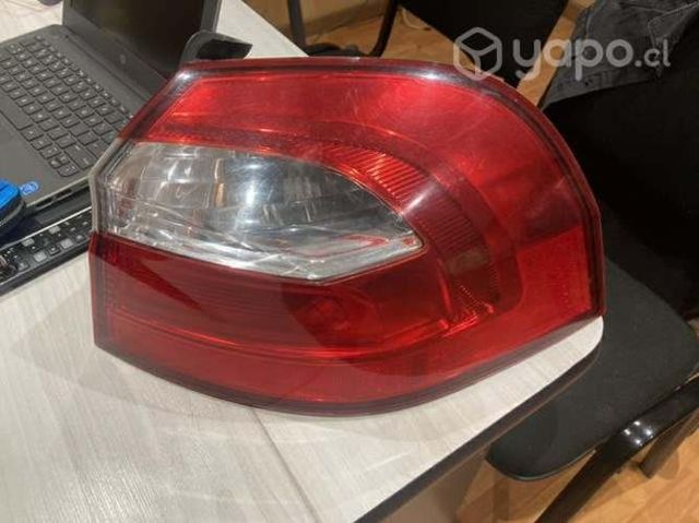 Foco trasero derecho Kia río 5