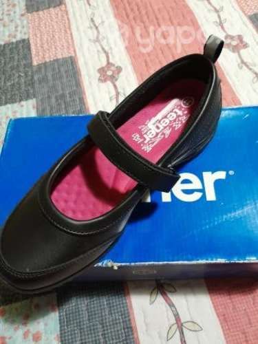 Zapato escolar de mujer