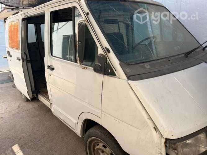 Se vende furgon renault ta 1c