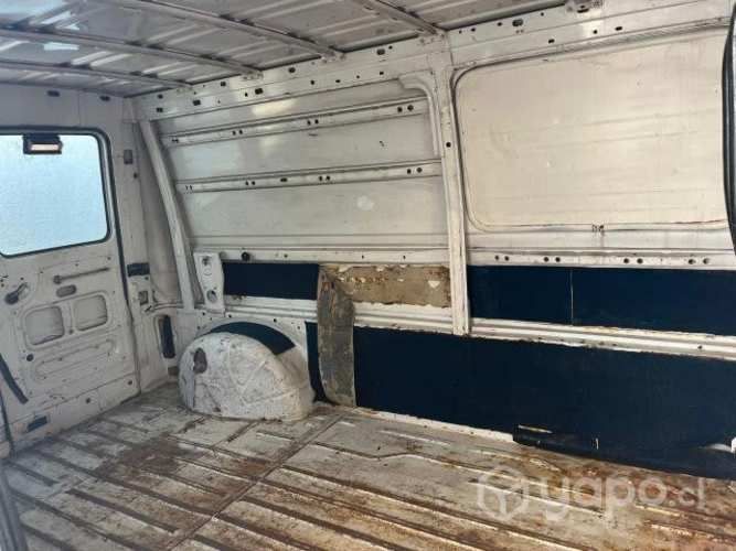 Se vende furgon renault ta 1c