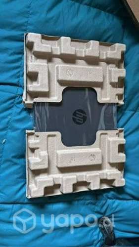 Notebook HP 250 G9 nuevo en su caja