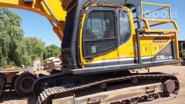 Excavadora Hyundai Robex 220 LC-9 Año 2019 H 8700
