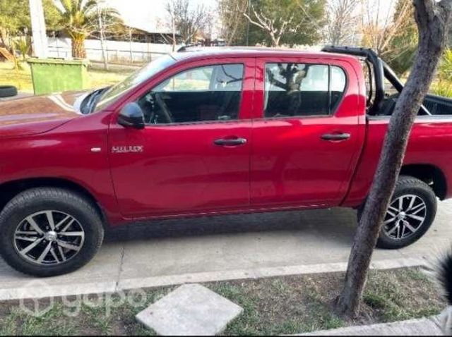 Se vende TOYOTA HILUX 2018