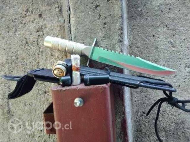 Cuchillo tipo rambo