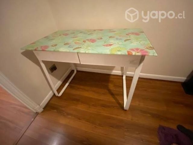 Escritorio buen estado