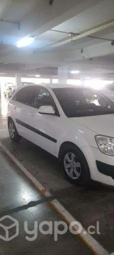 Kia Rio 5 año 2010 Full