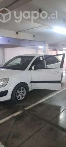Kia Rio 5 año 2010 Full