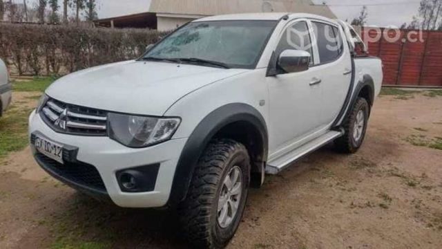 Mitsubishi l200 2015