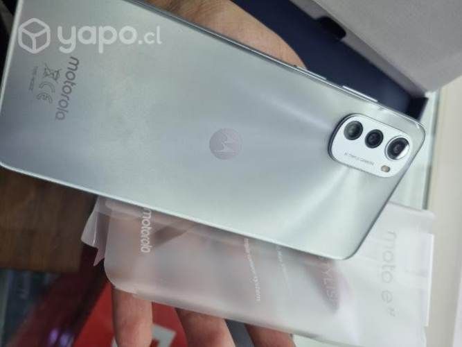 Celular Motorola E32