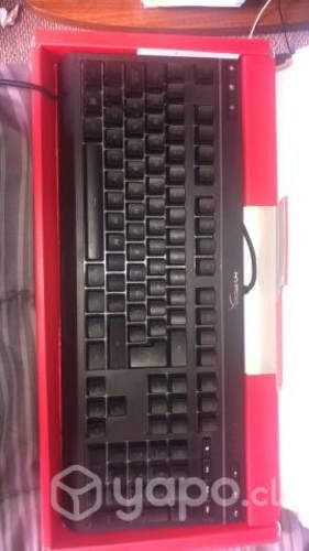 Teclado gamer Hyper X Alloy Core RGB