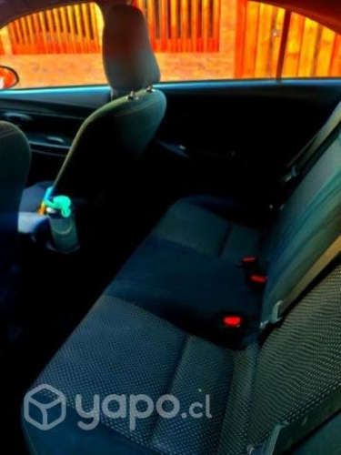 Vendo Toyota Yaris año 2015