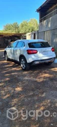 Mercedes benz gla200 2021