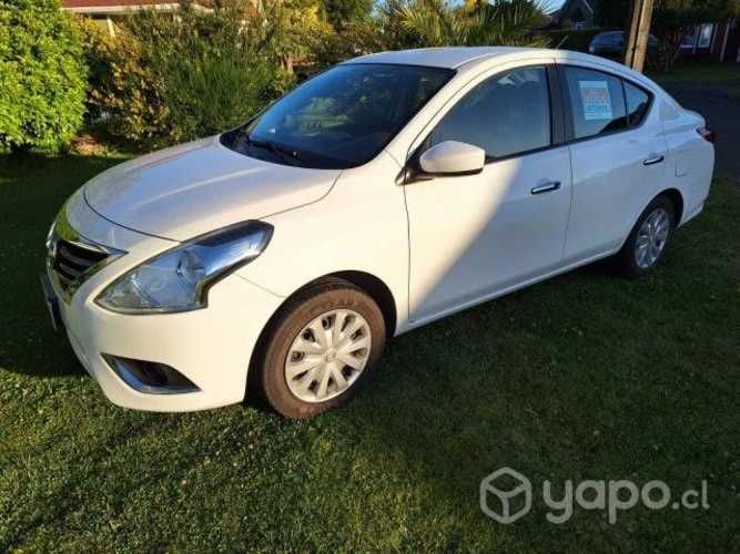 Nissan versa 2016