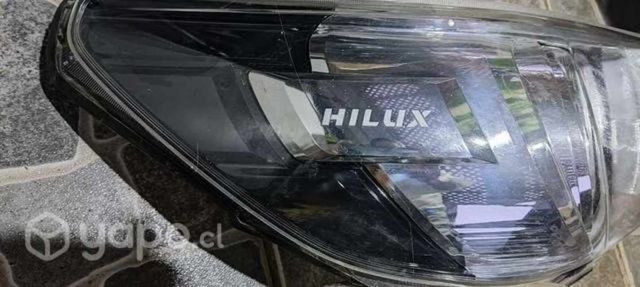 Óptico derecho Toyota Hilux 2021