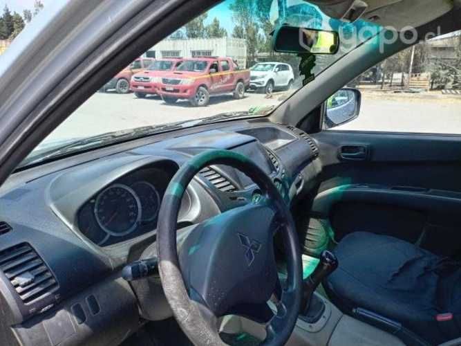 Mitsubishi l200 2014